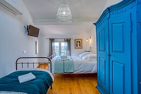 Triple Room with City View