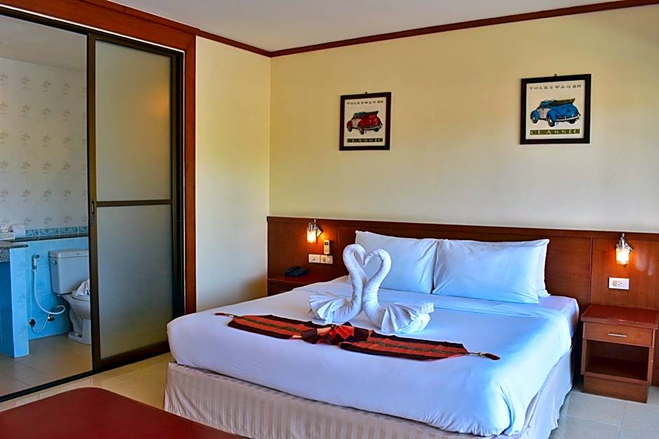 Outdoor Inn Kata Hotel