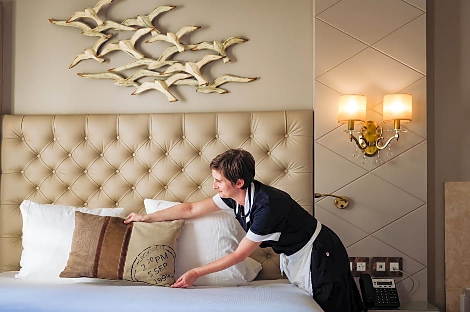 Grand Hotel Des Sablettes Plage, Curio Collection By Hilton