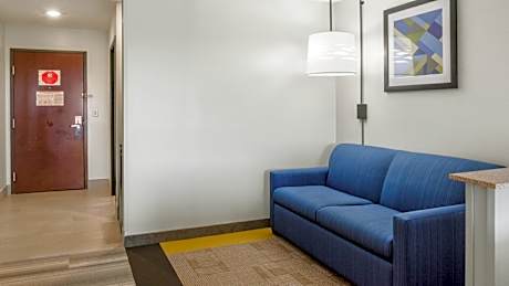 Queen Suite with Two Queen Beds