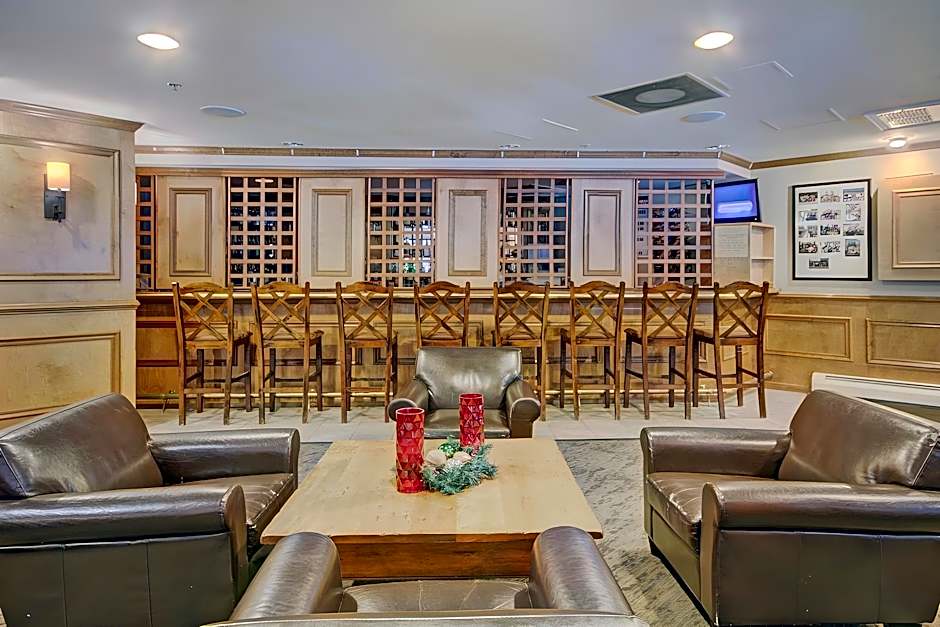 River Mountain Lodge