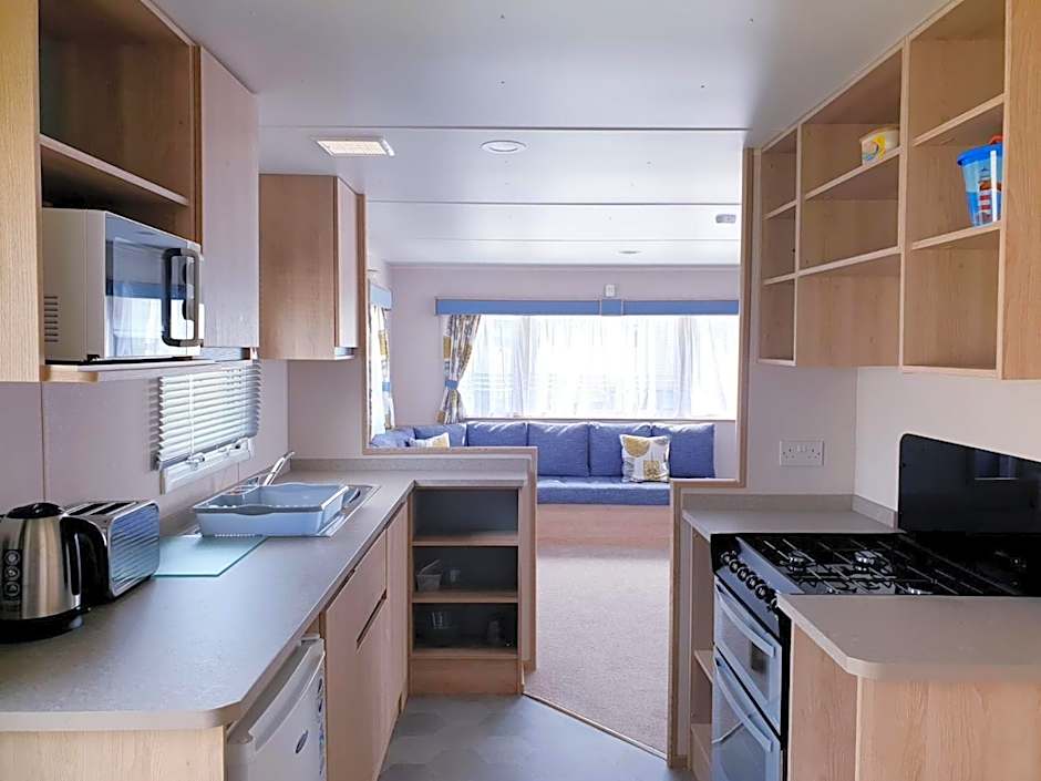 The Abi Joseph @Combe Haven