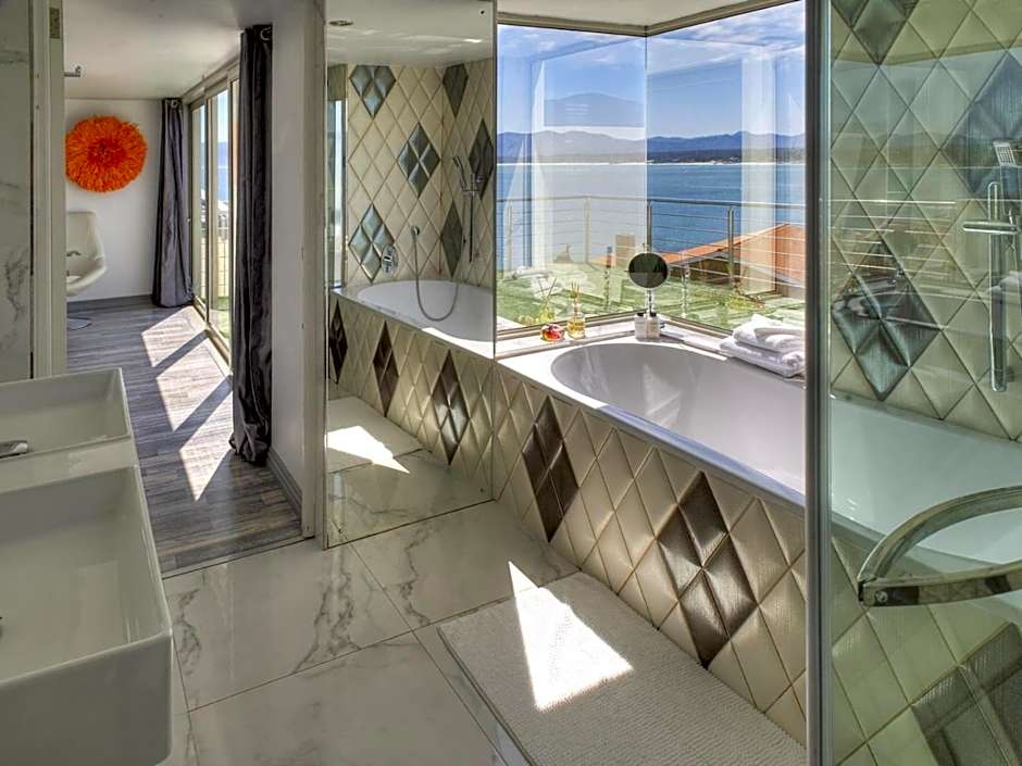Sea Star Lodge