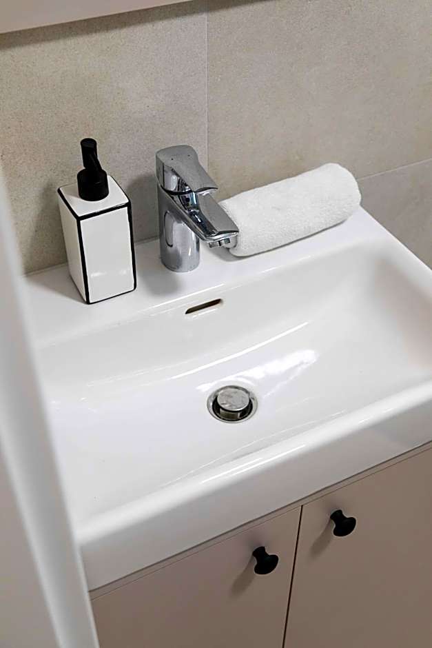 Modern City Residences - Free Private Parking