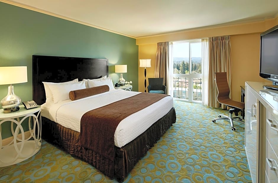 Crowne Plaza Cabana Hotel by IHG