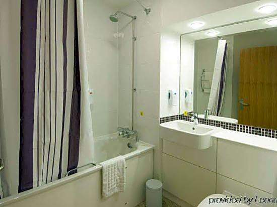 Premier Inn Glastonbury