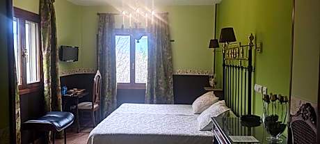 Double Room with Mountain View