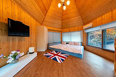 Hongcheon Nolleowa Aegyeondongban Pension