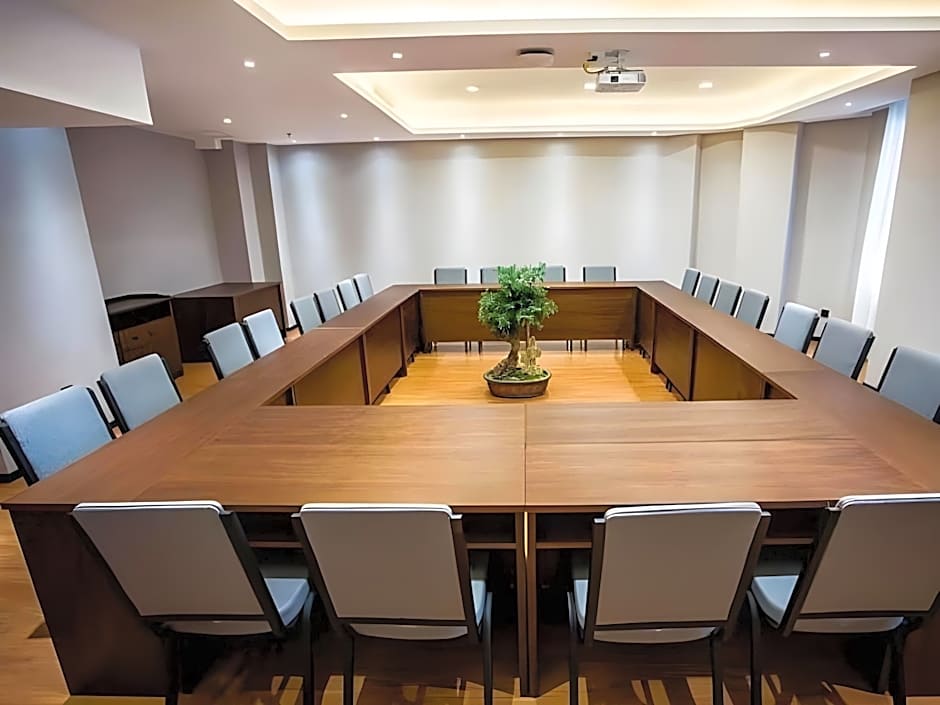 GEM Hotel Luoyang Longmen High Speed Railway Station Univerisity Town