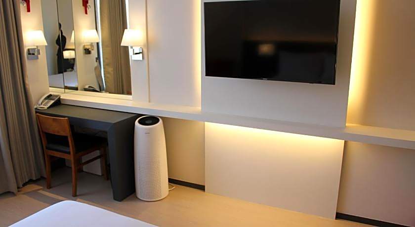 Geoje Artnouveau Suite Hotel