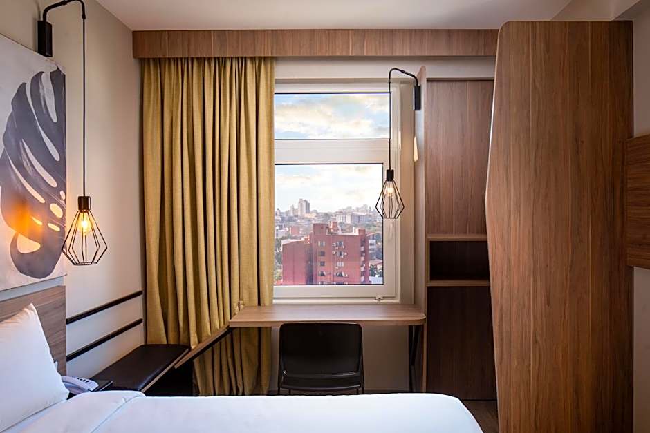 ibis Santa Cruz de la Sierra