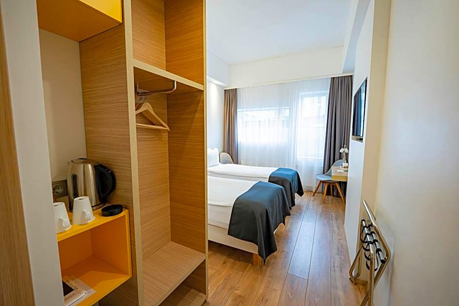 Storm Hotel by Keahotels
