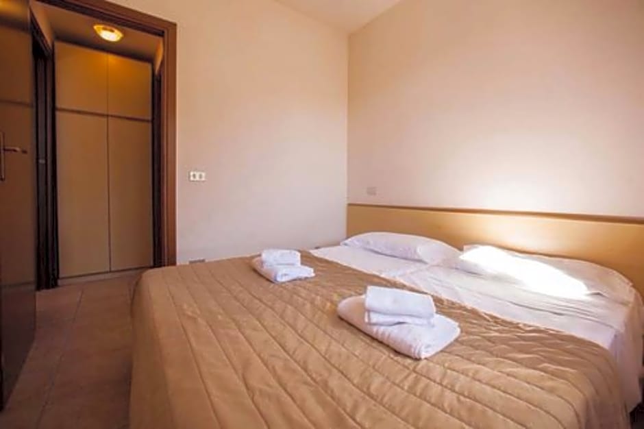 The Garda Village - Near Spiaggia Brema