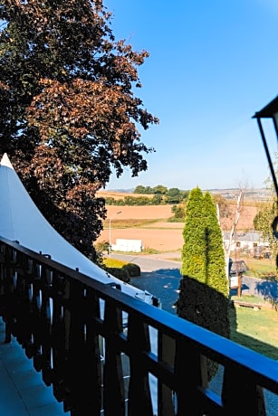 Doppelzimmer-Groß-Eigenes Badezimmer-Balkon
