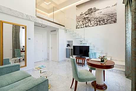 Accessible Futura Queen Duplex