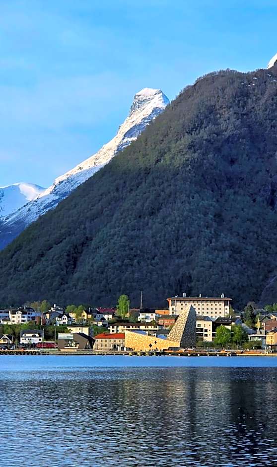 Grand Hotel  by Classic Norway Hotels