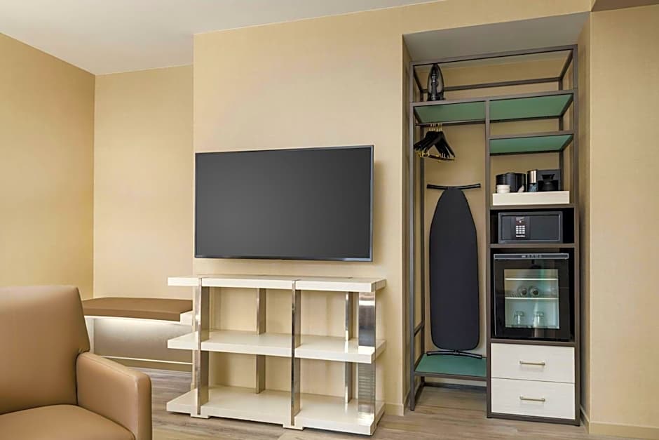 AC Hotel by Marriott St. Petersburg Downtown