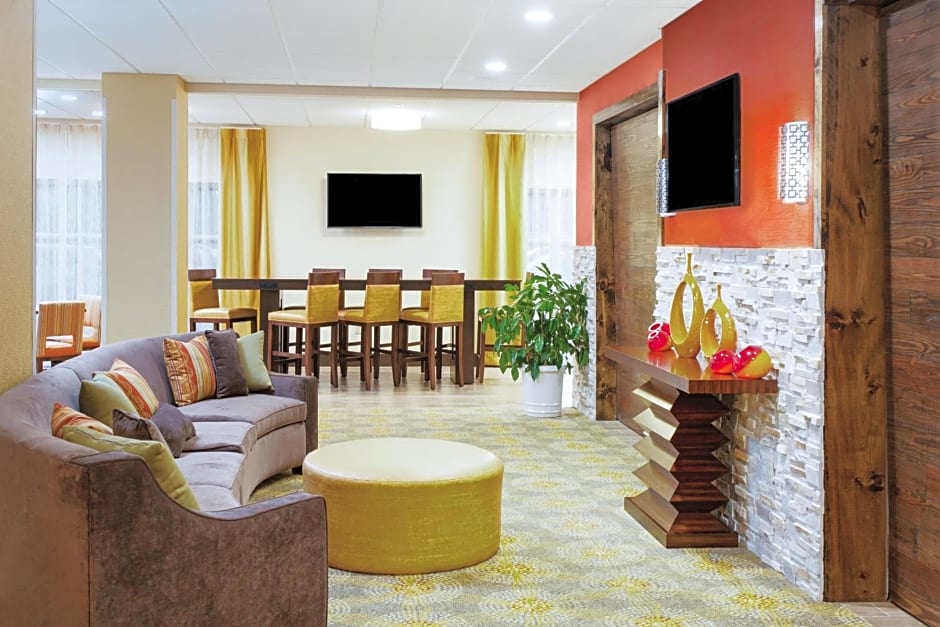 Holiday Inn Express & Suites Sandusky By IHG