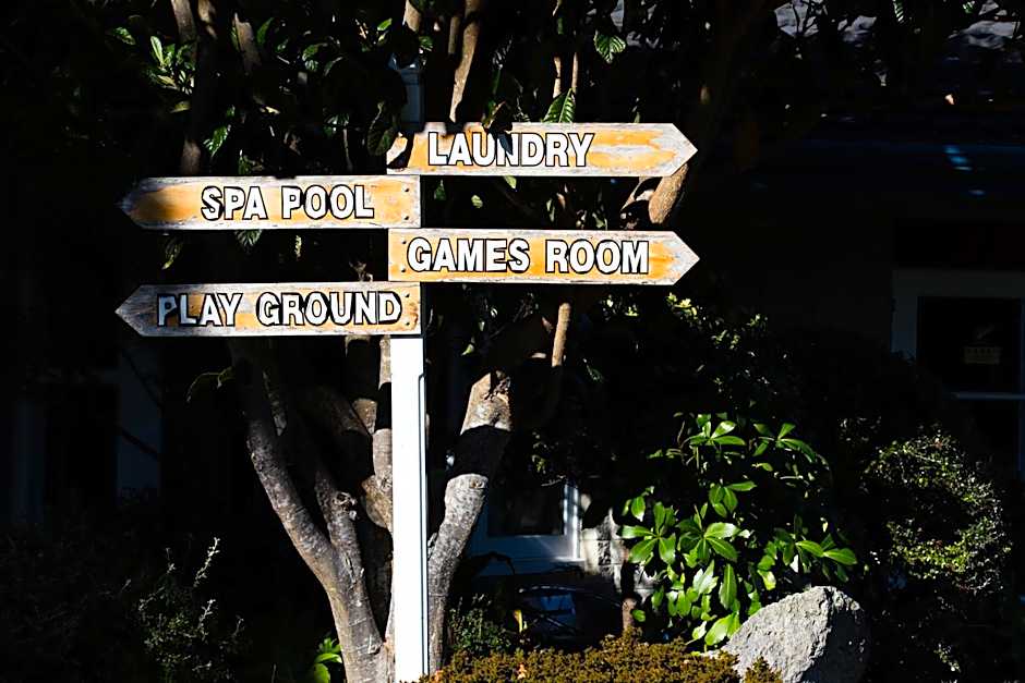 ASURE Colonial Lodge Motel