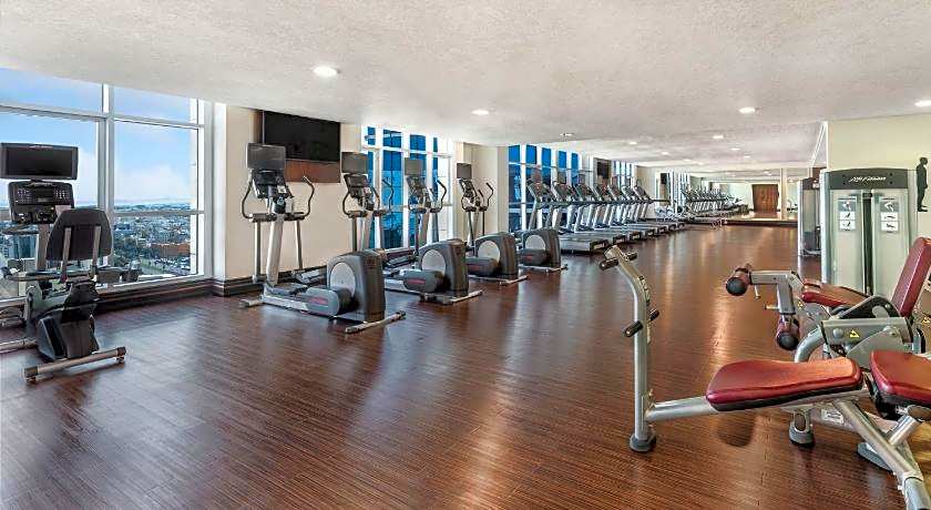 Dusit Thani Abu Dhabi Hotel