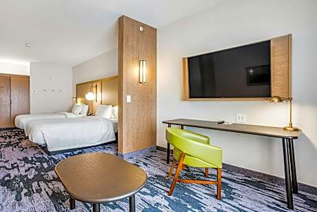 Suite, 2 Queen, Sofa bed