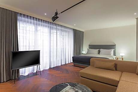 The House Premium Suite