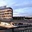 Adelaide Riviera Hotel