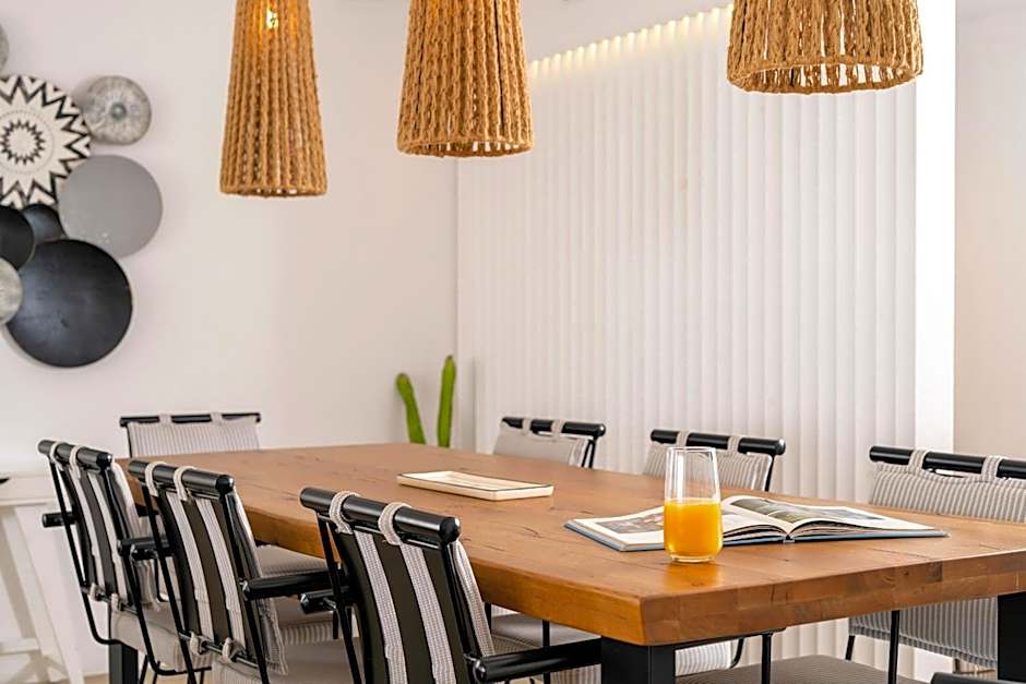 Villa Paoli - Private Pool, Sea View & Jacuzzi