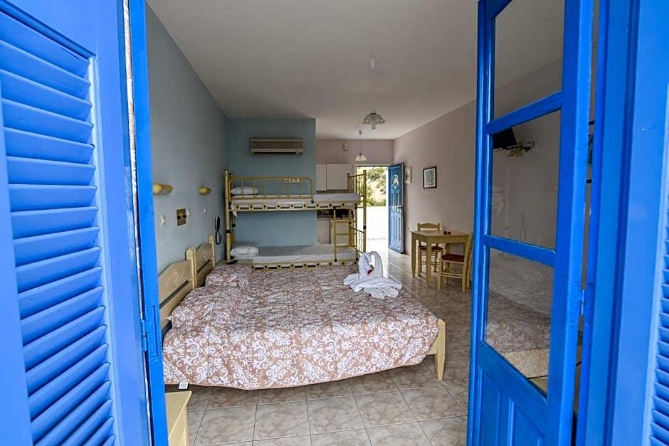 Vardes Hotel Studios