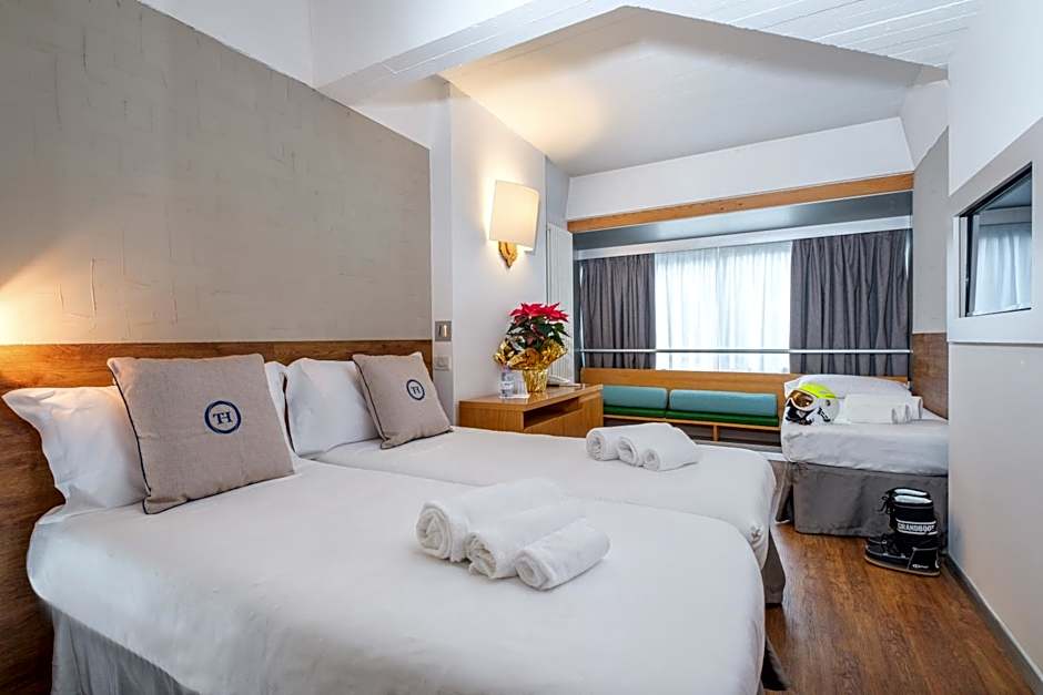 Zdjęcie 1 z 6 — Triple Room (2 Adults + 1 Child)