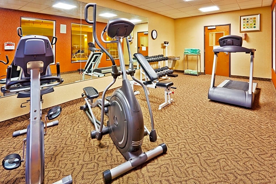 Holiday Inn Express Hotel & Suites-Magee By IHG