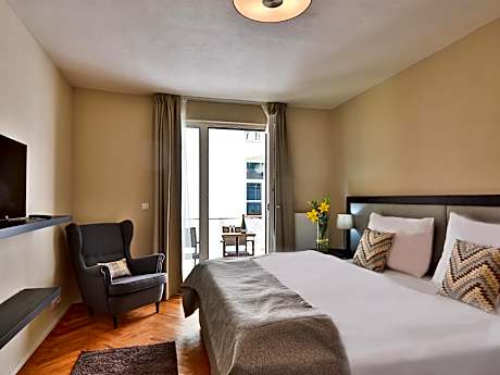 Three-Bedroom Apartment with Balcony