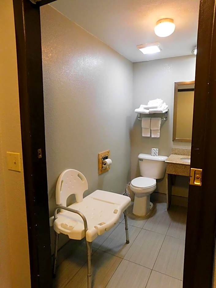 Days Inn & Suites by Wyndham Downtown Gatlinburg Parkway