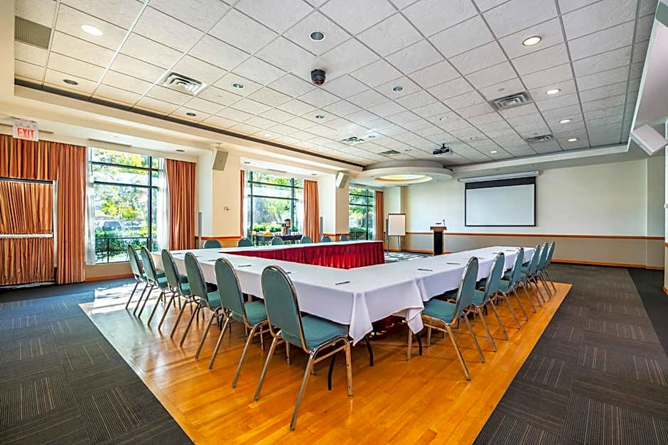 Grand Park Hotel Vancouver Airport, an Ascend Collection Hotel