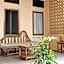 Hotel Arya Niwas