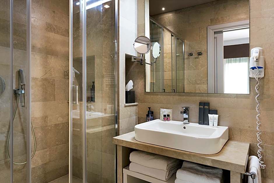 Netum Hotel