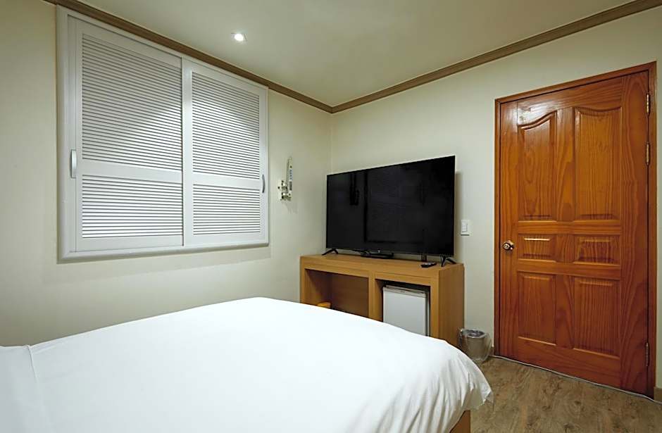 Buan Tree California Hotel