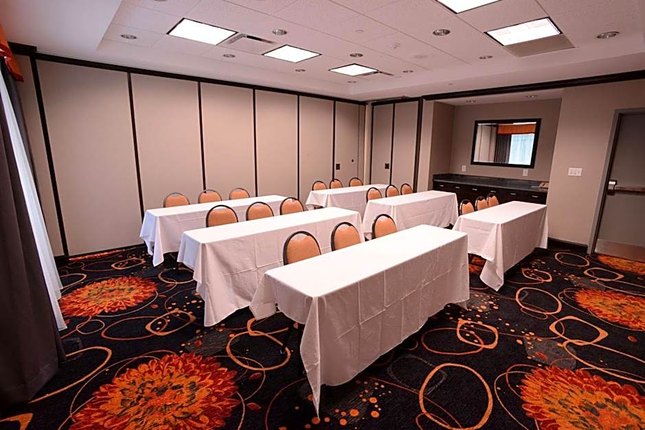 Hampton Inn By Hilton & Suites Albany