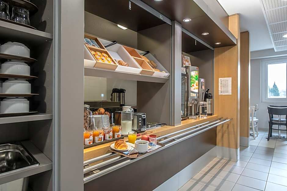 B&B HOTEL Orange - Échangeur A7 A9