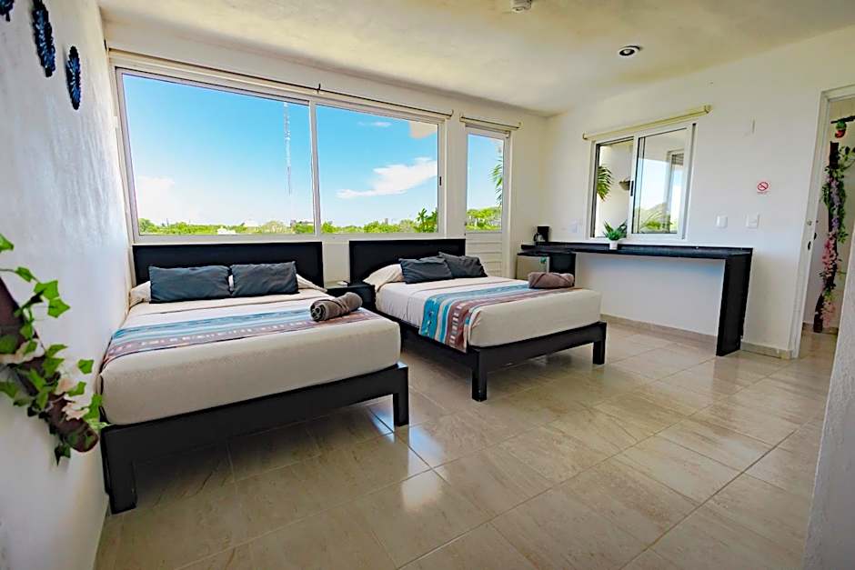 Puerto Morelos Hotel Las Palmas - Near the beach