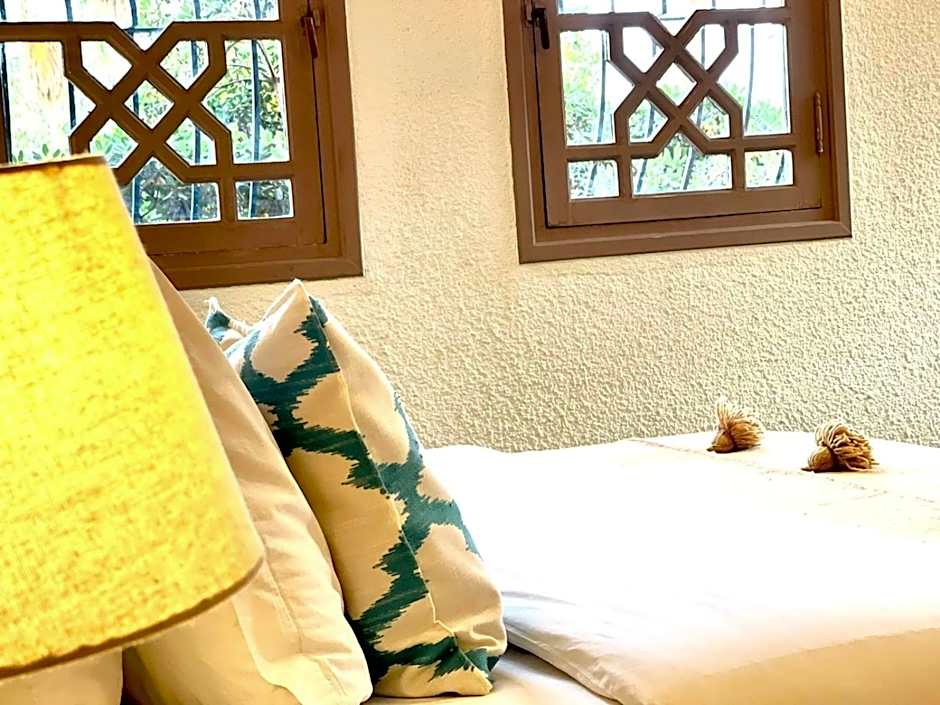 La Vie En Rose - Horses & Dogs House