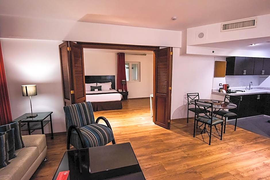 El Polo Apart Hotel & Suites