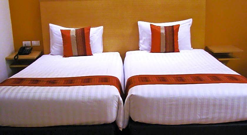 Iyarin@tuk Chang Ratchayothin Hotel