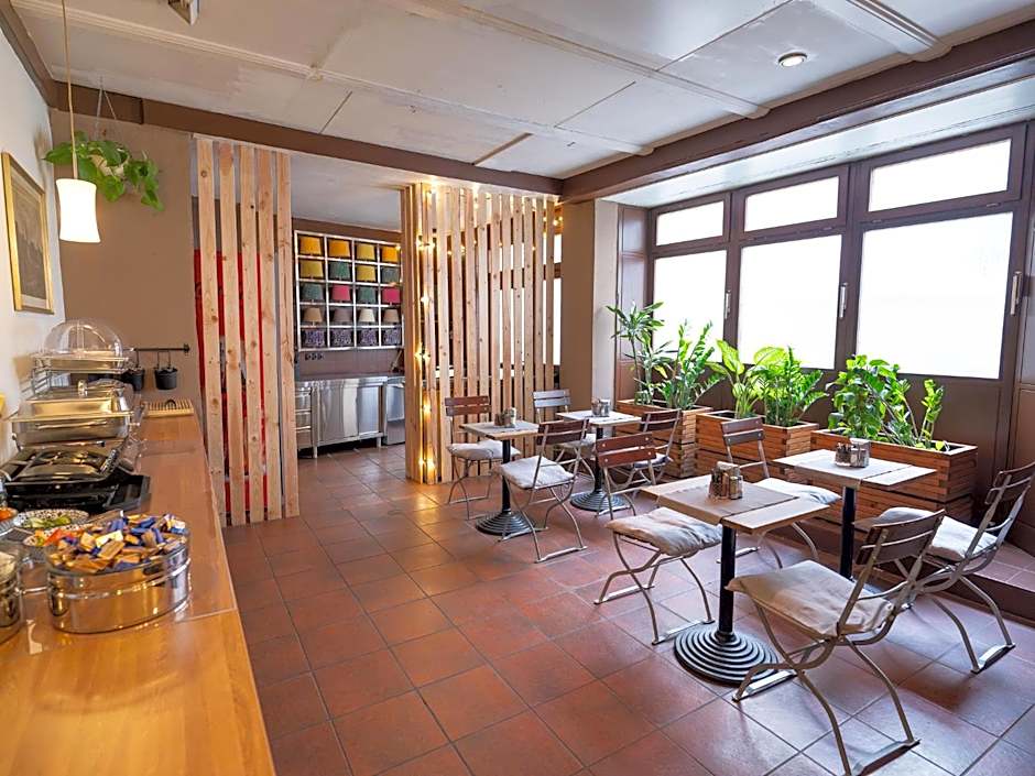 Smart Stay Hotel Station