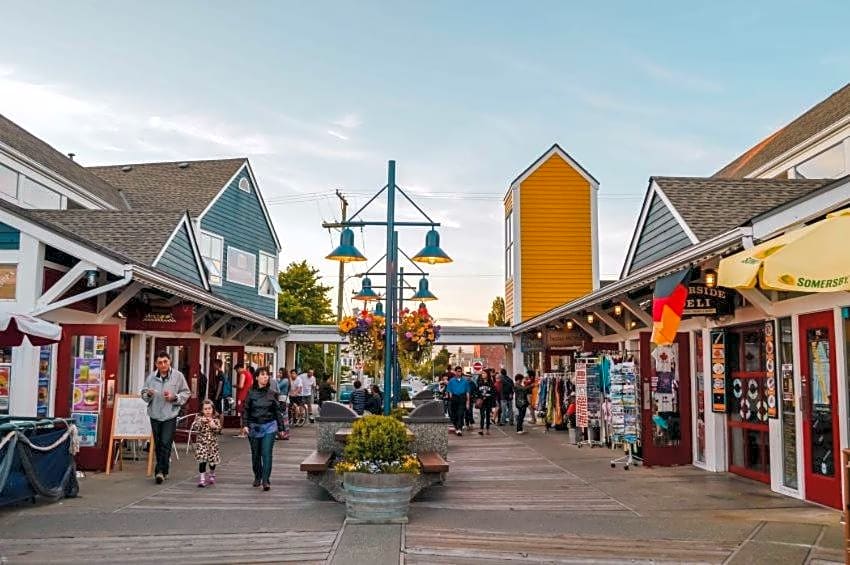 Steveston Waterfront Hotel