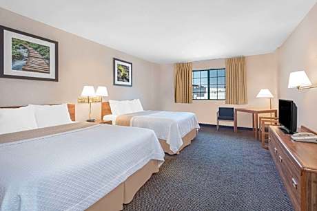 Queen Room with Two Queen Beds - Non-Smoking