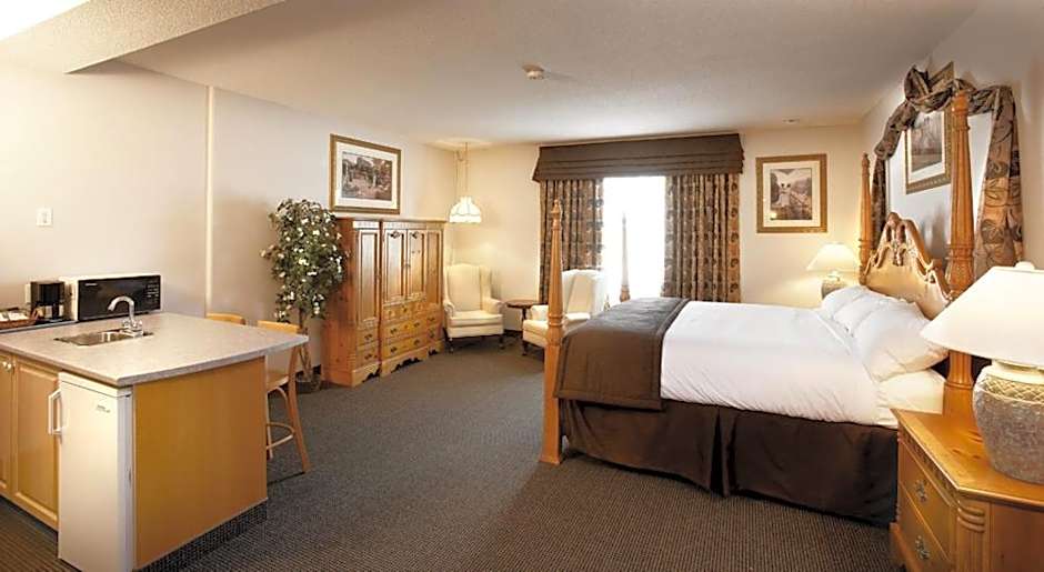 Petawawa River Inn & Suites