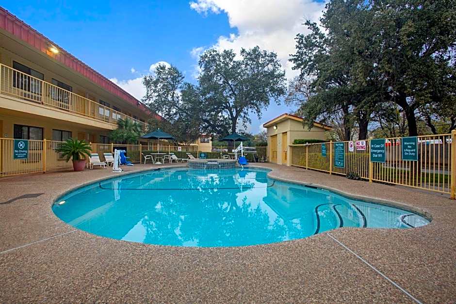 La Quinta Inn & Suites by Wyndham San Marcos