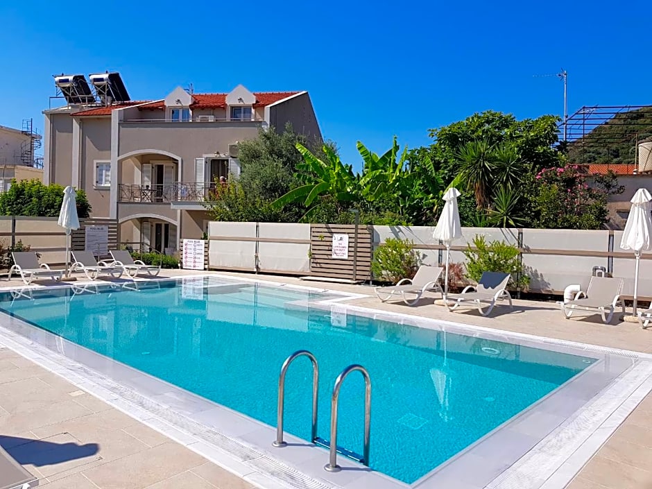 Notos Luxury Studios & Apartments