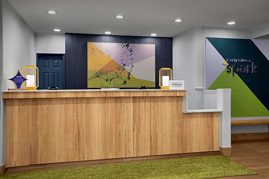 Spark by Hilton Lakewood Denver Southwest